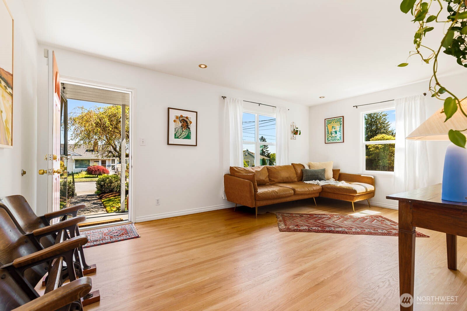 8633 36th Avenue Southwest Seattle, WA 98126 - Photo 3 of 25