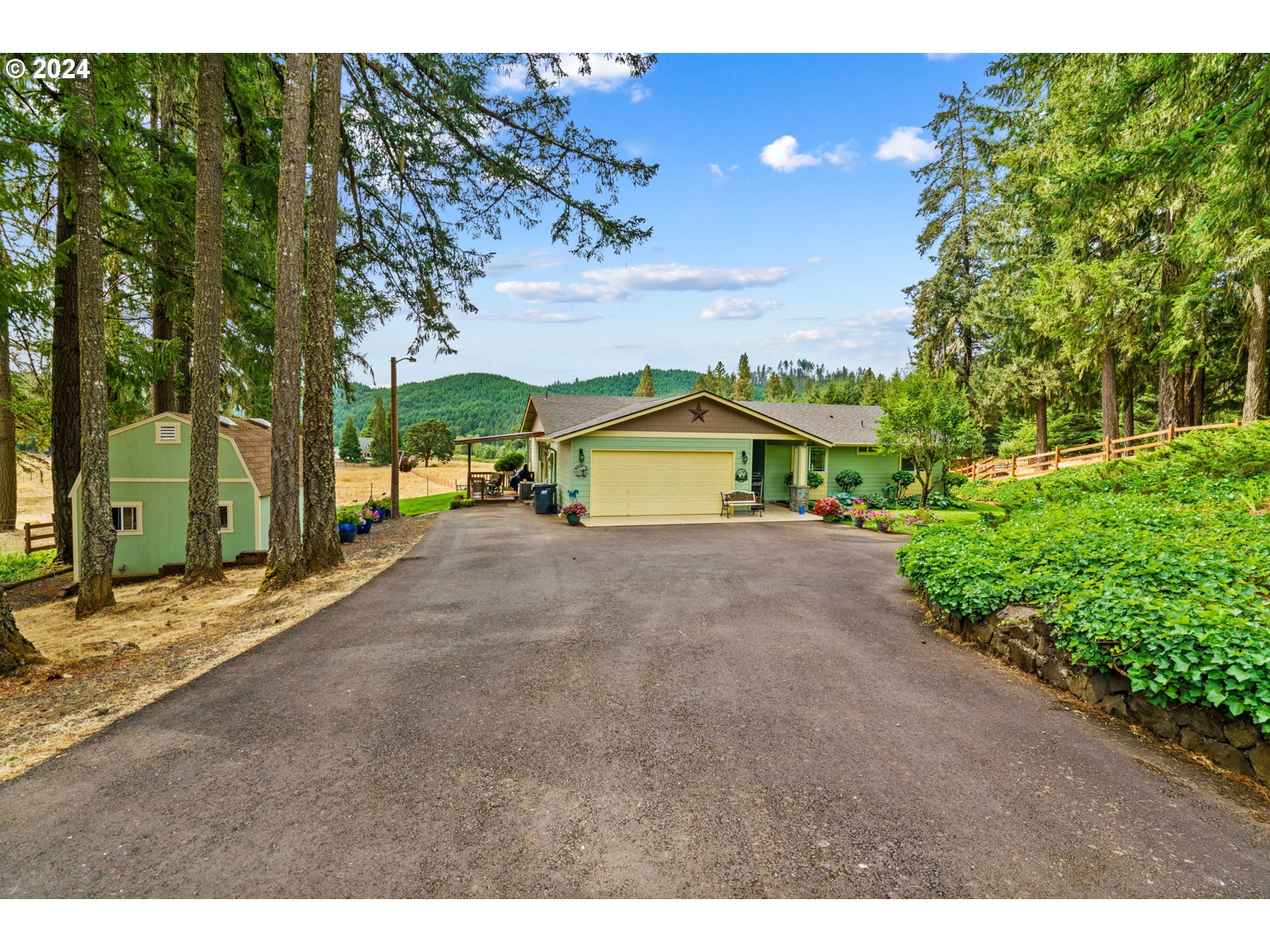 25090 Lavell Road Junction City, OR 97448 - Photo 3 of 45 Gallery Image 3