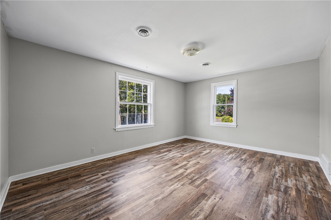 578 Ridge Road Ontario, NY 14519 - Photo 17 of 28 Upstairs apartment