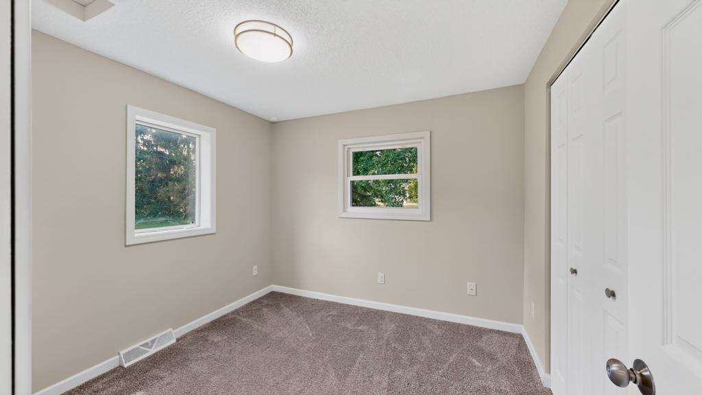 3225 Pinewood Road Southeast Rochester, MN 55904 - Photo 11 of 35 Gallery Image 11