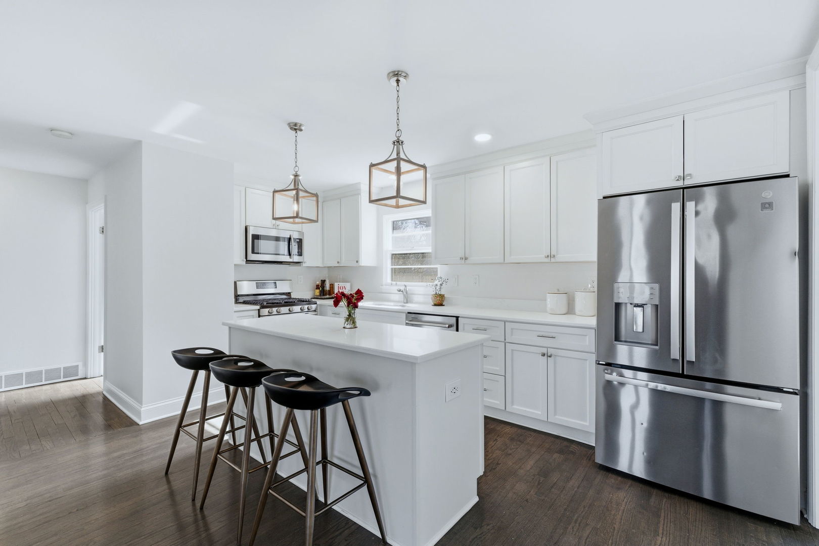 740 Prairie Avenue Naperville, IL 60540 - Photo 3 of 31