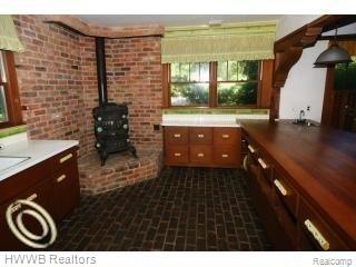 58 Manor Road Bloomfield Hills, MI 48304 - Photo 11 of 23 Laundry room open to FR