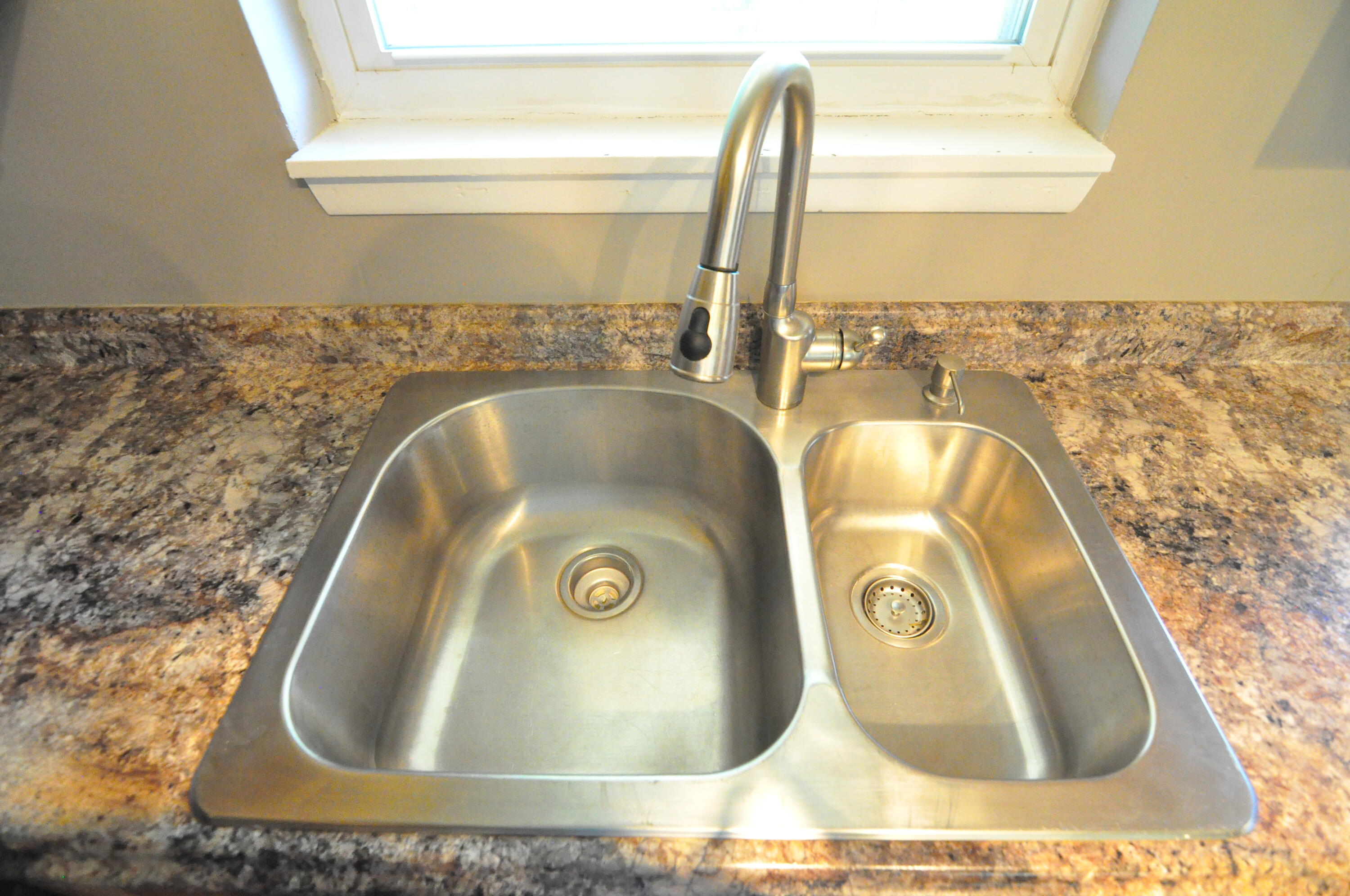1015 Estates Road Southeast Roanoke, VA 24014 - Photo 8 of 29 Kitchen