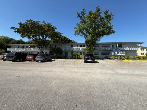 $1,450 | 68 Sussex East, West Palm Beach, FL 33417