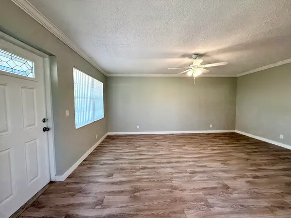 $1,450 | 68 Sussex East, West Palm Beach, FL 33417