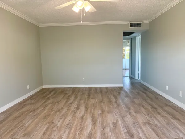 $1,450 | 68 Sussex East, West Palm Beach, FL 33417