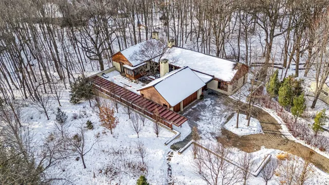 $3,150,000 | 20545 Linden Road, Deephaven, MN 55331