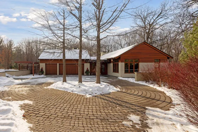 $3,150,000 | 20545 Linden Road, Deephaven, MN 55331