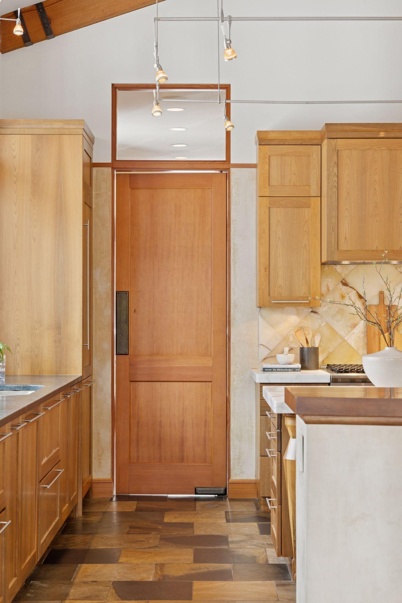 20545 Linden Road Deephaven, MN 55331 - Photo 31 of 102