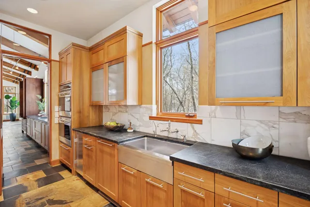 $3,150,000 | 20545 Linden Road, Deephaven, MN 55331