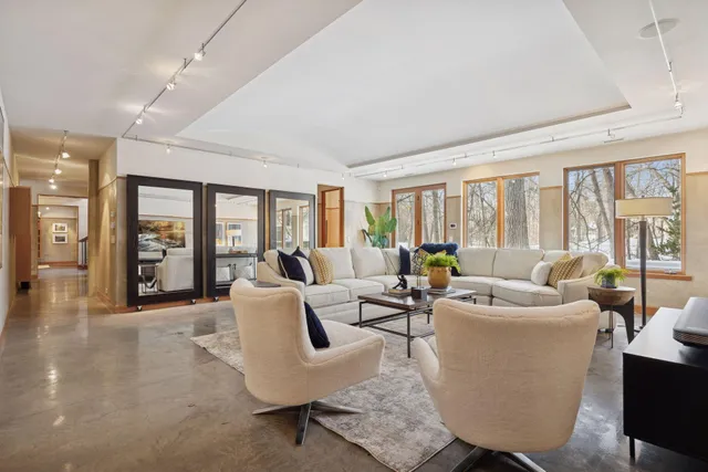 $3,150,000 | 20545 Linden Road, Deephaven, MN 55331