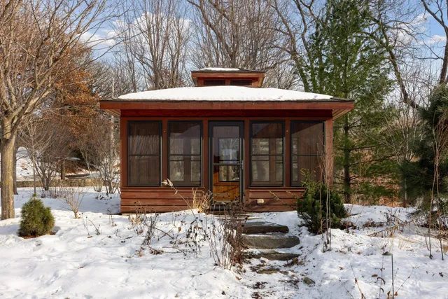 $3,150,000 | 20545 Linden Road, Deephaven, MN 55331