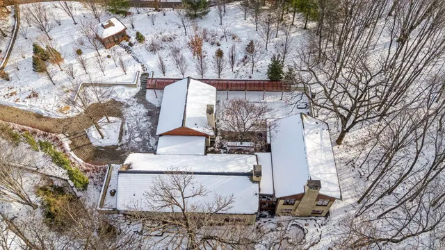 $3,150,000 | 20545 Linden Road, Deephaven, MN 55331