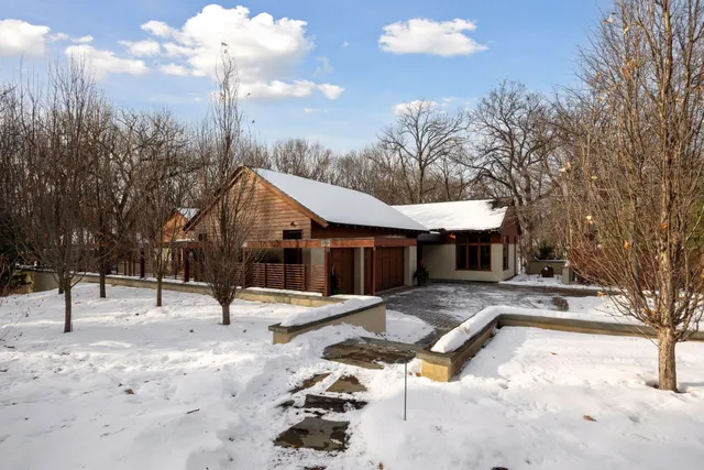 $3,150,000 | 20545 Linden Road, Deephaven, MN 55331