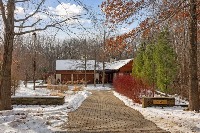 $3,150,000 | 20545 Linden Road, Deephaven, MN 55331