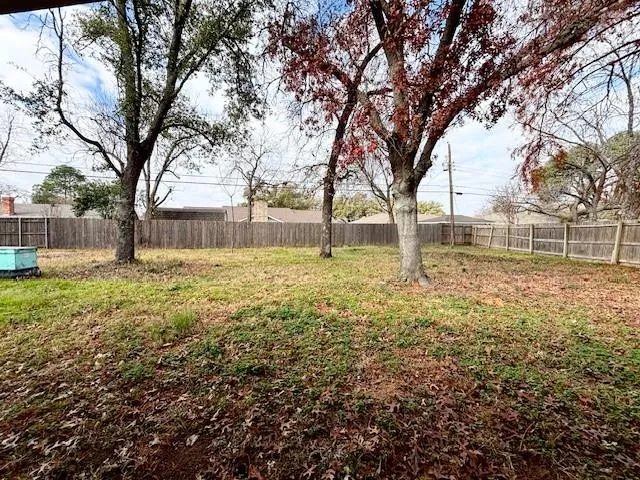$2,300 | 1618 Oakridge Drive, Pantego, TX 76013