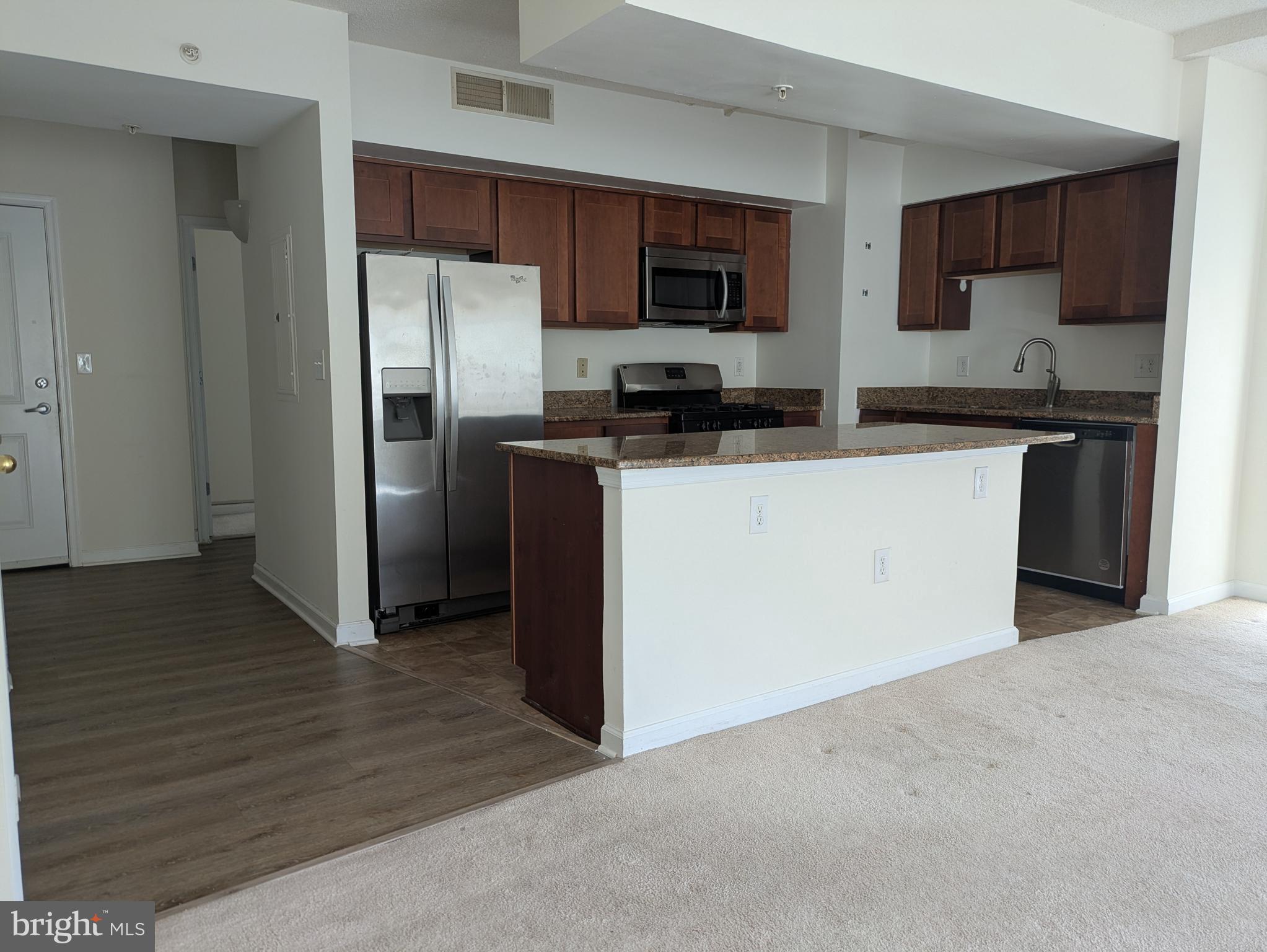 7915 Eastern Avenue Northwest, Unit 216 Silver Spring, MD 20910 - Photo 6 of 35
