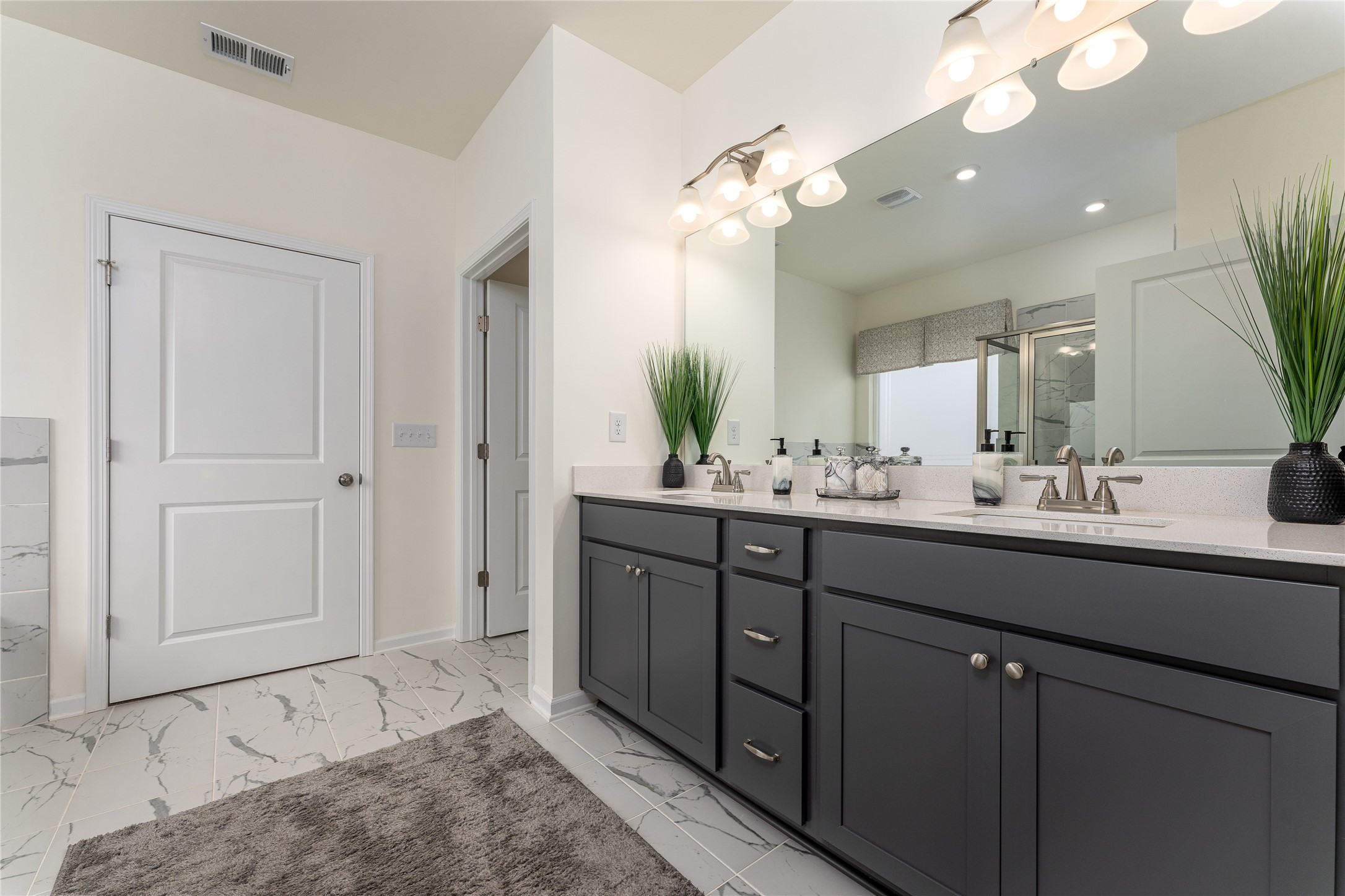 8139 Red Shiner Way Fulshear, TX 77441 - Photo 9 of 18 The Palmer- First Floor Primary Bath.