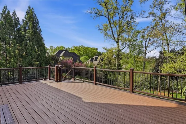 $1,095,000 | 5522 Garden Park Lane, Winston-Salem, NC 27106