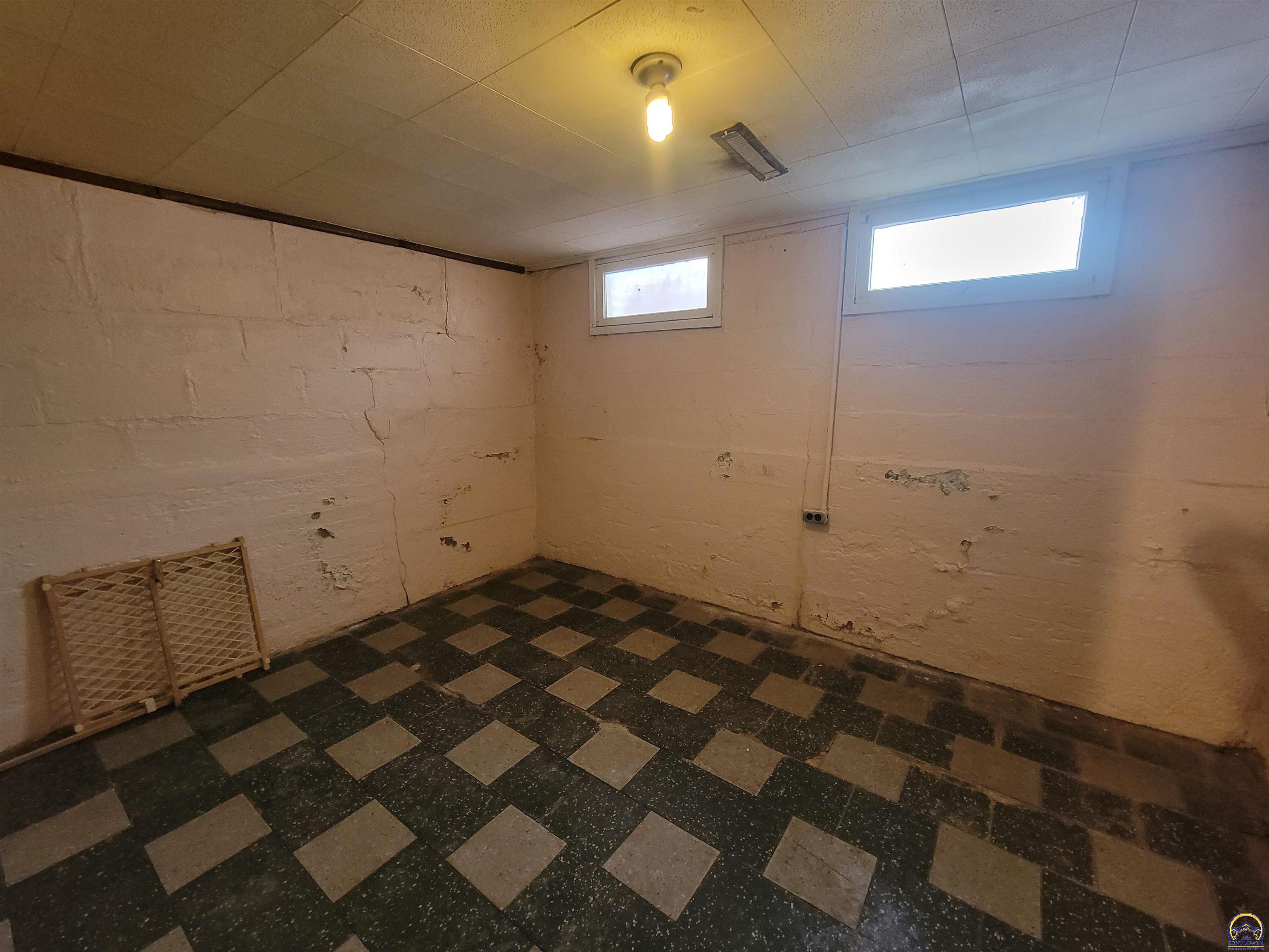 500 Southeast Rodgers Street Topeka, KS 66607 - Photo 29 of 35 Gallery Image 29