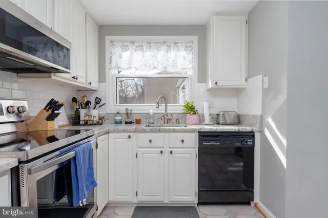 $364,900 | 4367 Sycamore Drive, Hampstead, MD 21074