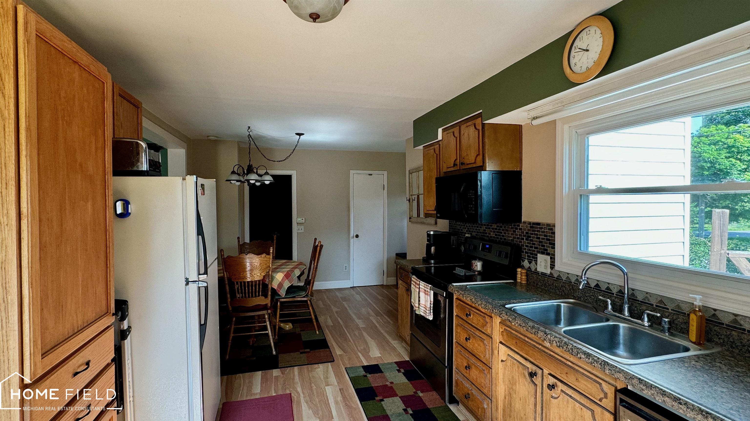 1544 North Hickory Road Owosso, MI 48867 - Photo 5 of 57 50149304-03a68f72-27f3-4ee1-984b-3da2e81129e2.JPG