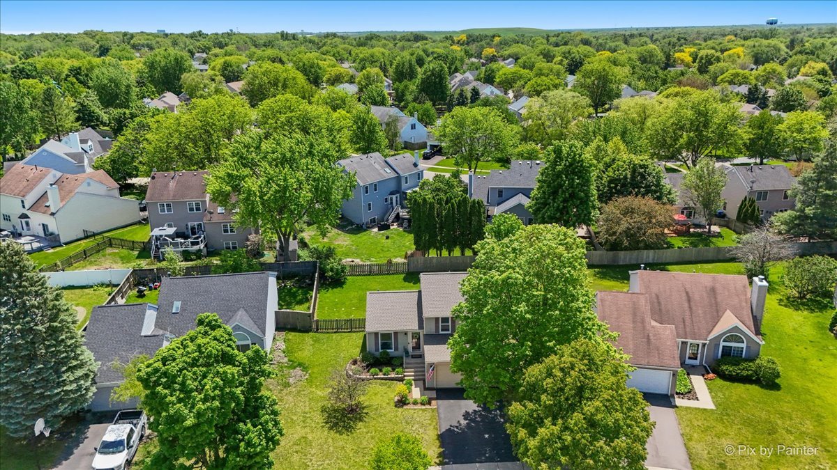 1150 Appleton Lane Geneva, IL 60134 - Photo 34 of 43 an aerial view of a house with a yard