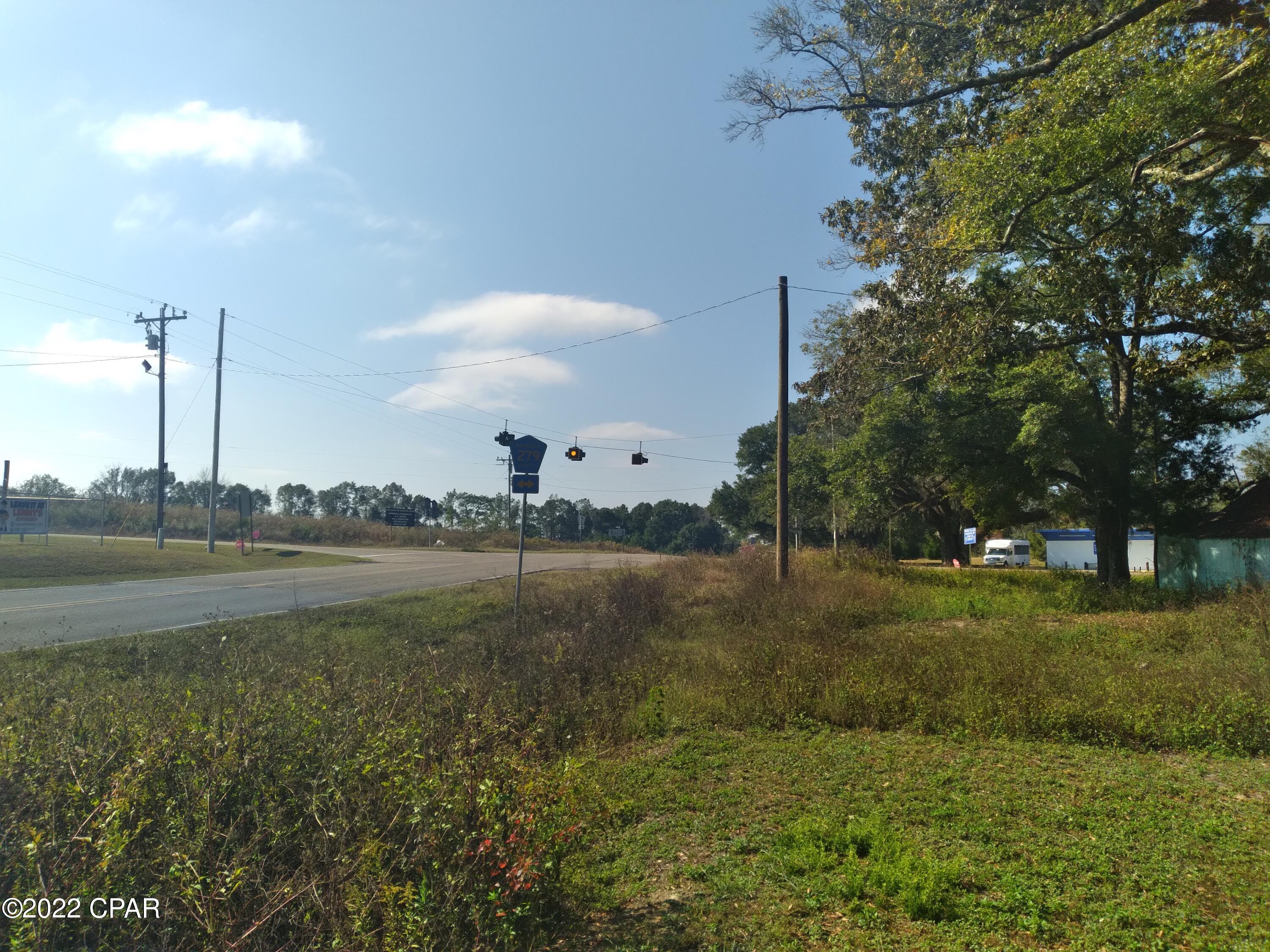 4522 Douglas Ferry Road Caryville, FL 32427 - Photo 18 of 19 Gallery Image 18