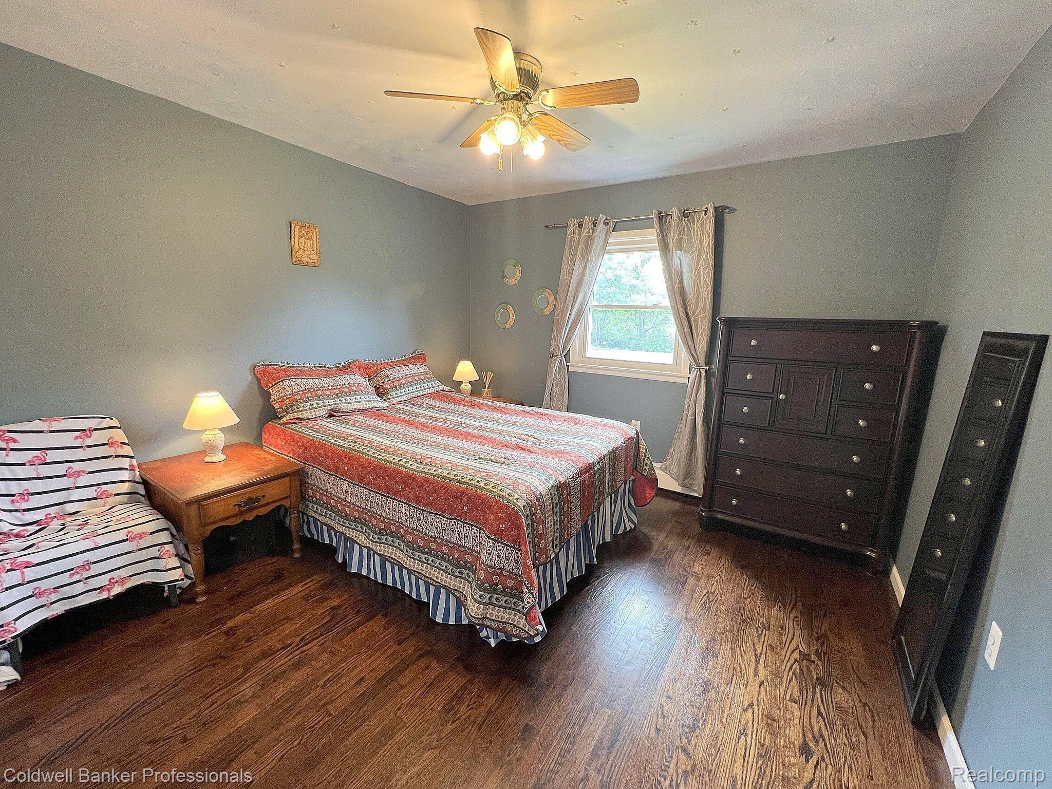 2344 Oklahoma Court Rochester, MI 48309 - Photo 23 of 40 Bedroom #3