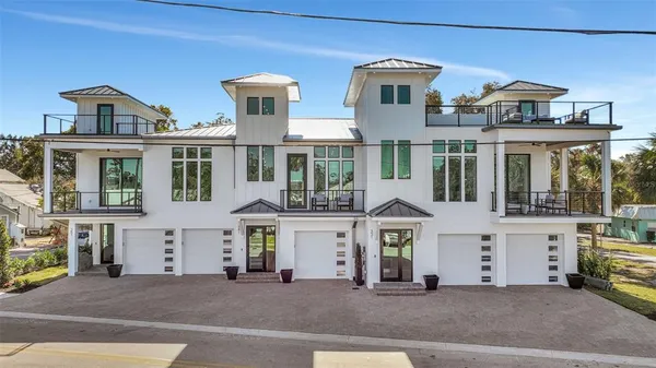 $8,250 | 341 Albert Street, Dunedin, FL 34698