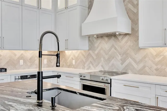 $8,250 | 341 Albert Street, Dunedin, FL 34698