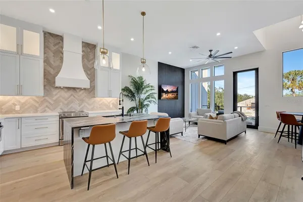 $8,250 | 341 Albert Street, Dunedin, FL 34698