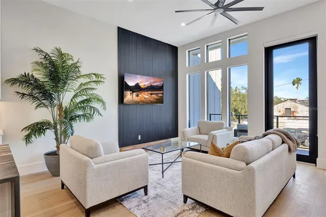 $8,250 | 341 Albert Street, Dunedin, FL 34698