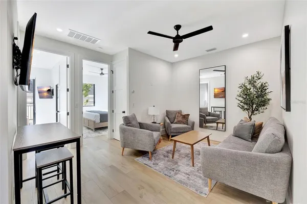 $8,250 | 341 Albert Street, Dunedin, FL 34698