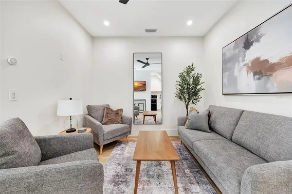 $8,250 | 341 Albert Street, Dunedin, FL 34698