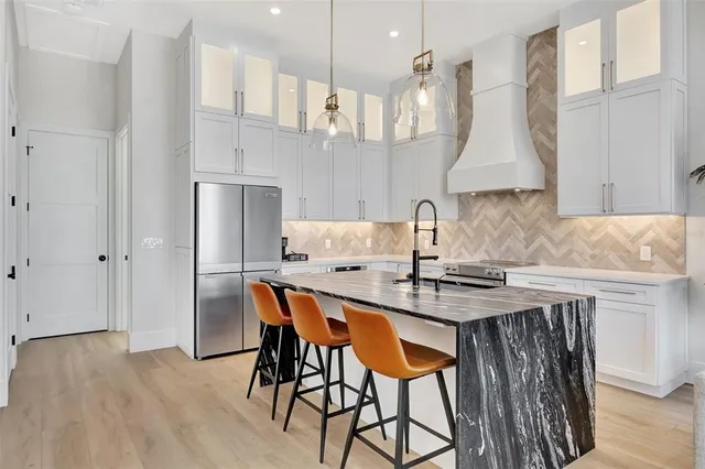 $8,250 | 341 Albert Street, Dunedin, FL 34698