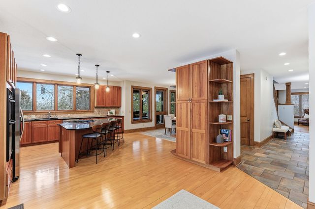 $1,000,000 | 6934 Highover Drive, Chanhassen, MN 55317