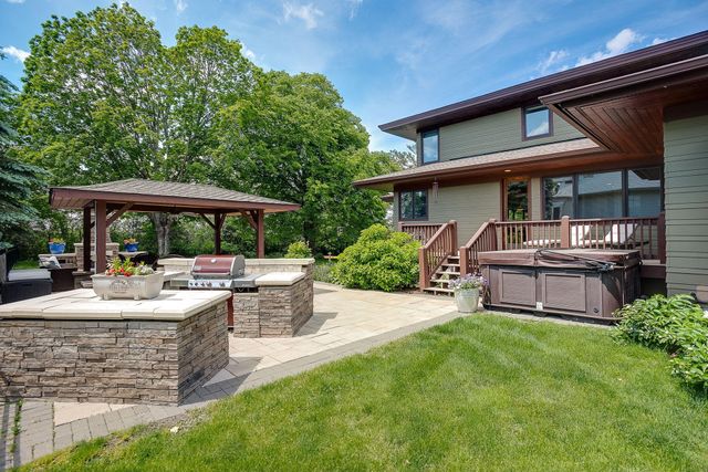 $1,000,000 | 6934 Highover Drive, Chanhassen, MN 55317