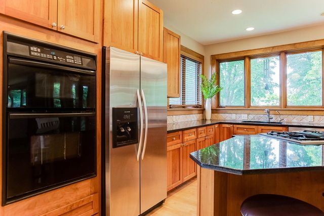 $1,000,000 | 6934 Highover Drive, Chanhassen, MN 55317