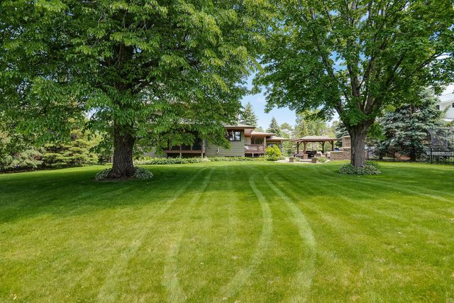$1,000,000 | 6934 Highover Drive, Chanhassen, MN 55317