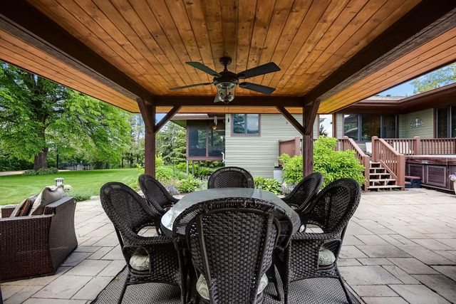 $1,000,000 | 6934 Highover Drive, Chanhassen, MN 55317