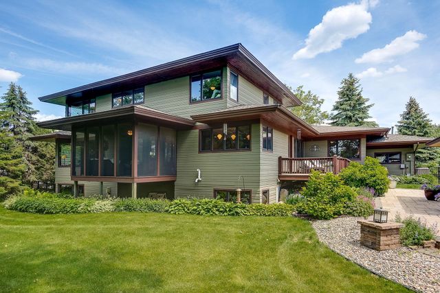 $1,000,000 | 6934 Highover Drive, Chanhassen, MN 55317