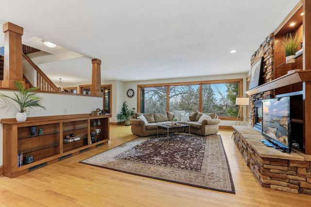 $1,000,000 | 6934 Highover Drive, Chanhassen, MN 55317