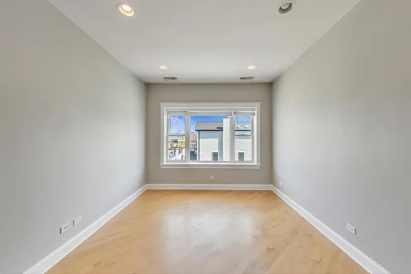 $2,595 | 1910 North Washtenaw Avenue, Unit 2, Chicago, IL 60647