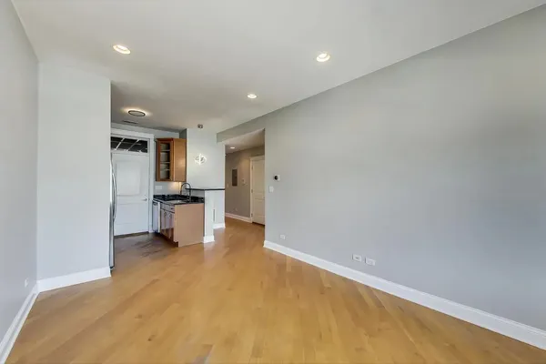 $2,595 | 1910 North Washtenaw Avenue, Unit 2, Chicago, IL 60647
