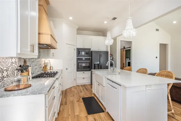 $759,000 | 104 Park Lane, Gainesville, TX 76240
