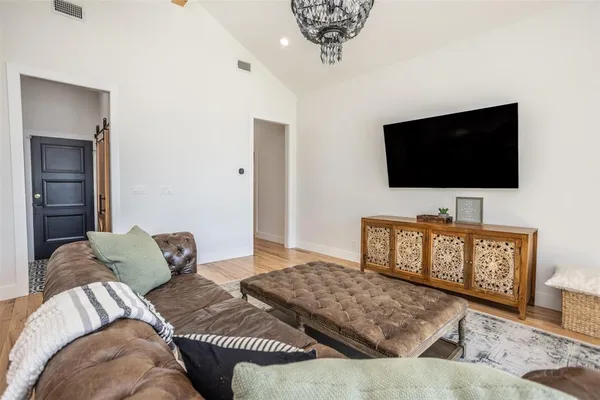 $759,000 | 104 Park Lane, Gainesville, TX 76240