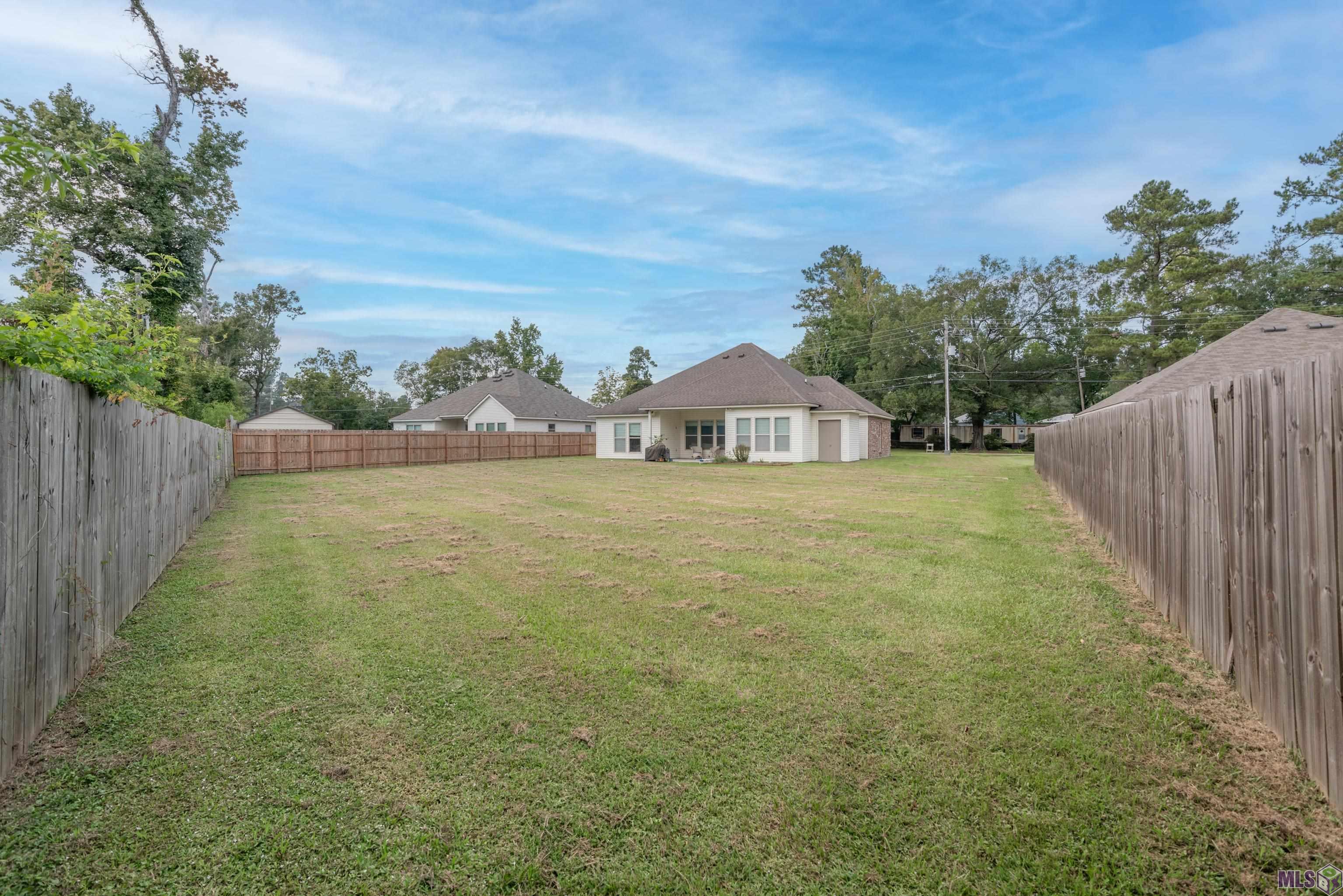 7714 Bend Road Denham Springs, LA 70706 - Photo 26 of 27 backyard