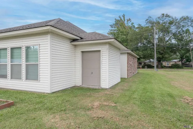 $299,900 | 7714 Bend Road, Denham Springs, LA 70706