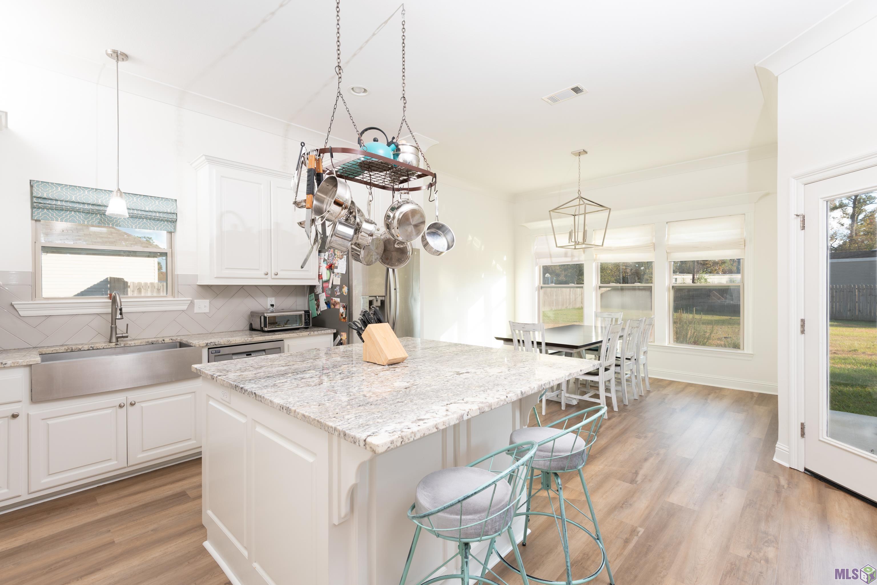 7714 Bend Road Denham Springs, LA 70706 - Photo 4 of 23 kitchen